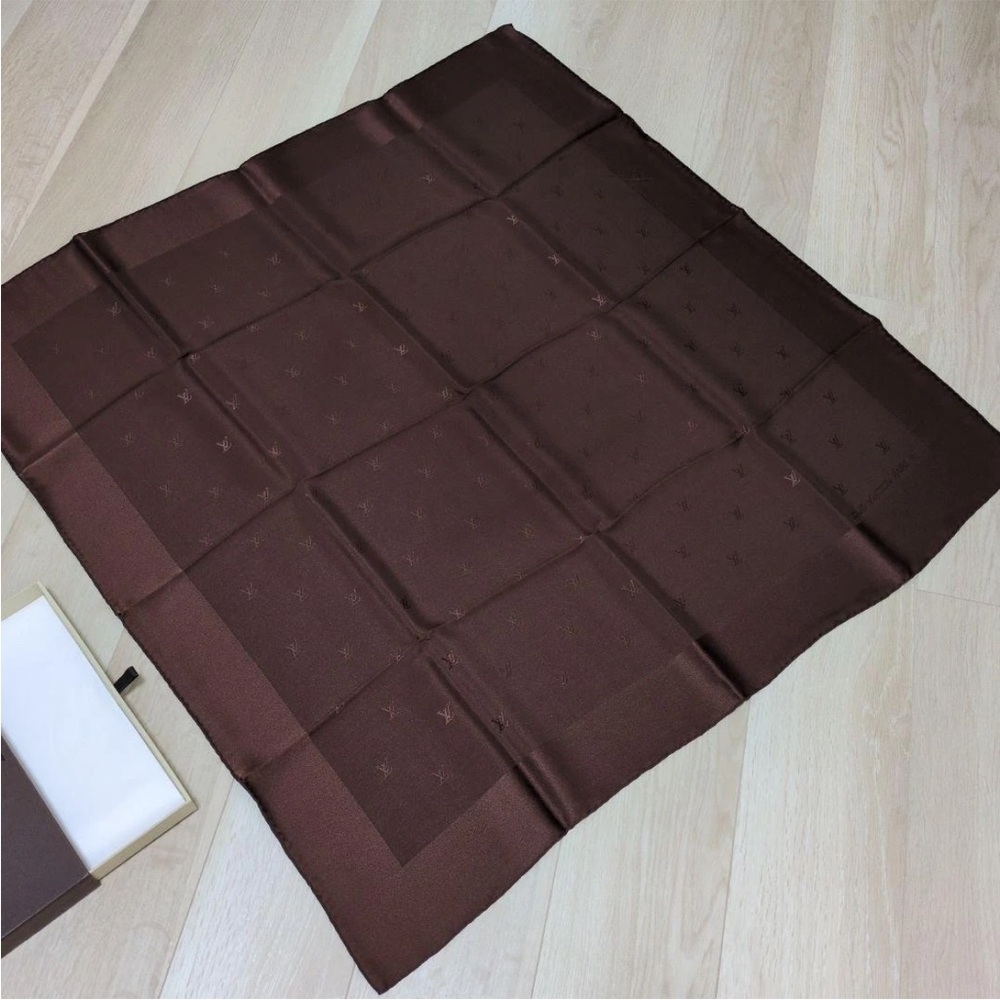 Louis Vuitton Chocolate Monogram Scarf - Picture 2 of 13
